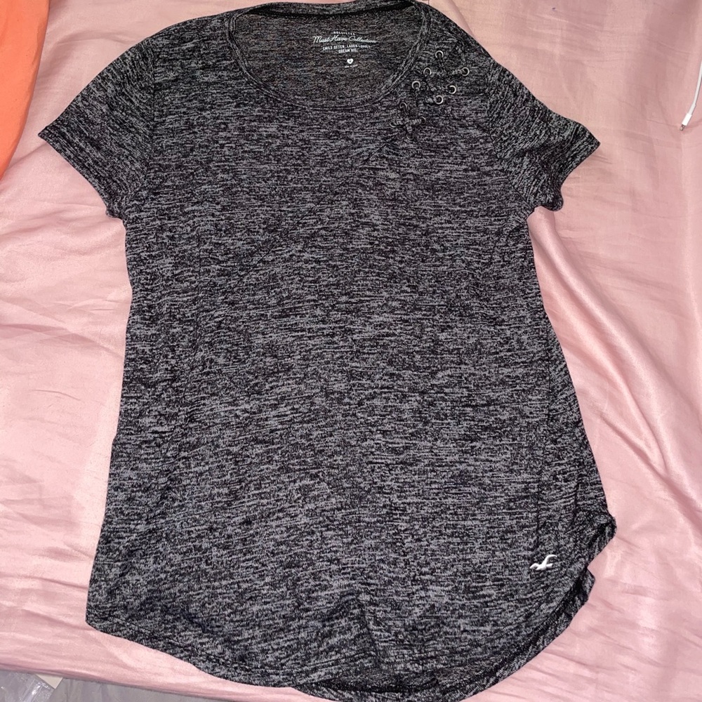 Hollister “must have collection” t shirt